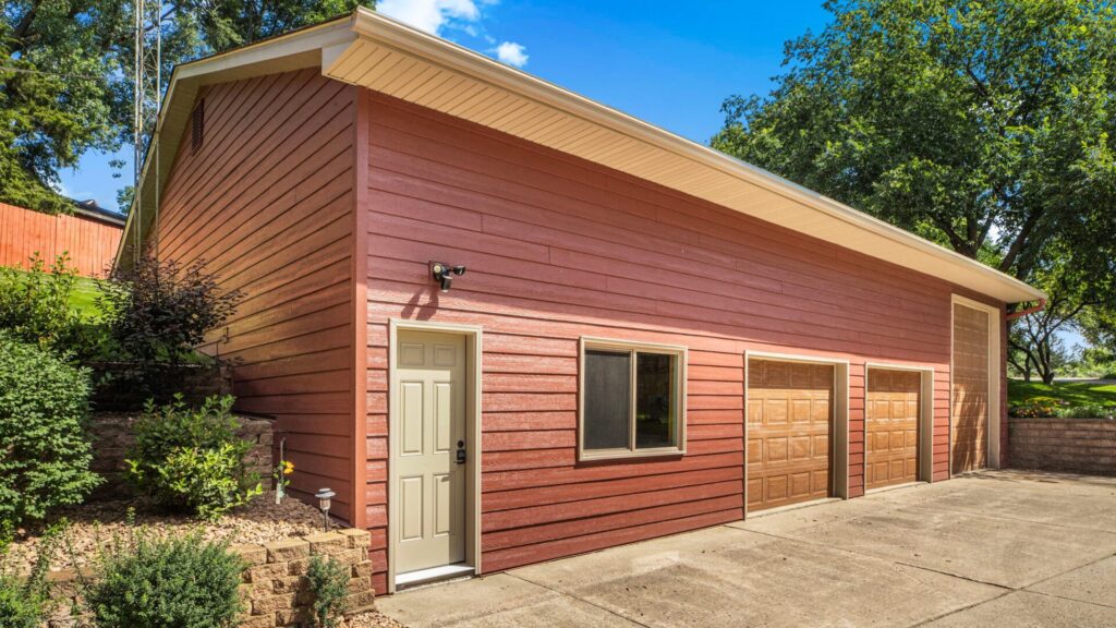 Siding Check: Spotting and Solving Seasonal Vulnerabilities